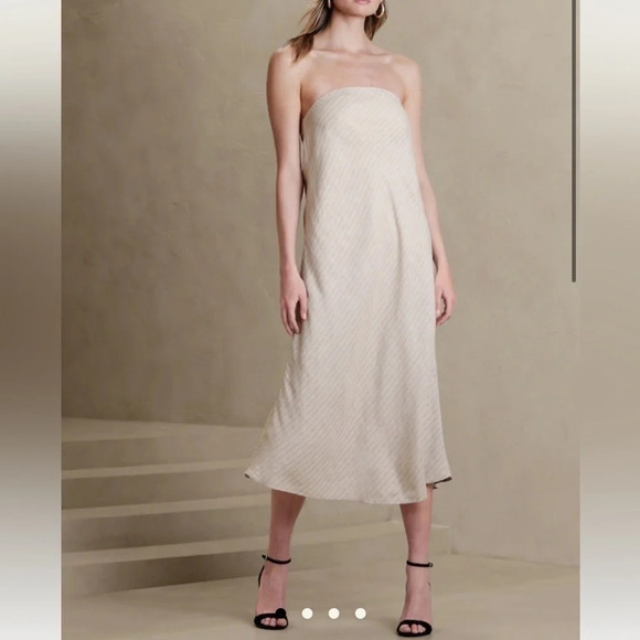 Banana Republic Factory Dresses & Skirts - Banana Republic Linen-Blend Tube Maxi Dress